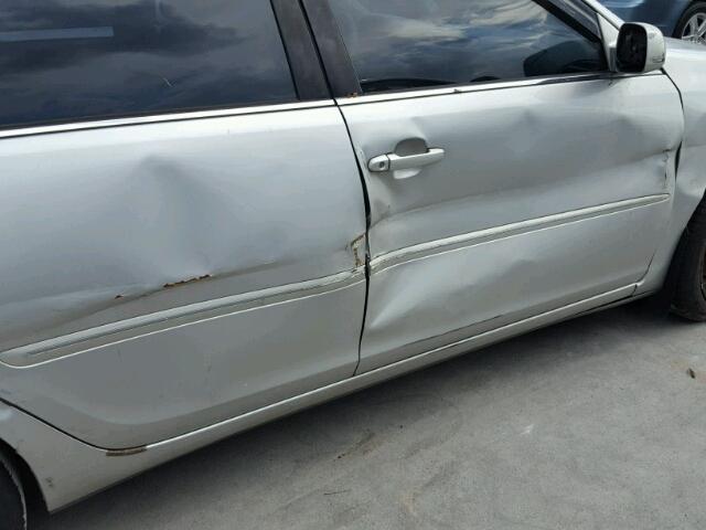 4T1BF30K62U533973 - 2002 TOYOTA CAMRY LE 银色 照片 9