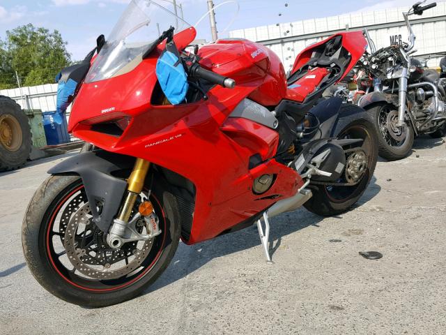 ZDMDAGNW7JB002021 - 2018 DUCATI PANIGALE V RED photo 2