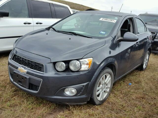 1G1JC5SH8F4171276 - 2015 CHEVROLET SONIC GRAY photo 2