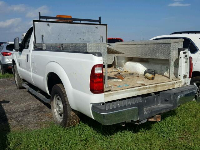 1FTBF2AT9BEA51126 - 2011 FORD F250 WHITE photo 3