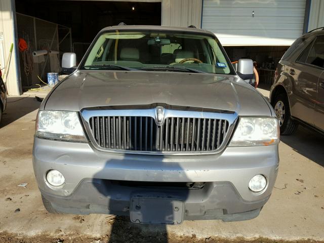 5LMEU68H04ZJ02416 - 2004 LINCOLN AVIATOR 银色 照片 9