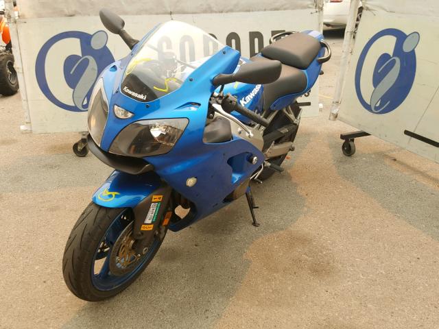 JKAZX4J121A032732 - 2001 KAWASAKI ZX600 J1 BLUE photo 2