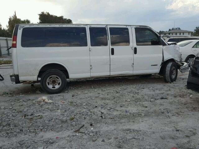 1GAGG29U131108064 - 2003 CHEVROLET EXPRESS G2 WHITE photo 9