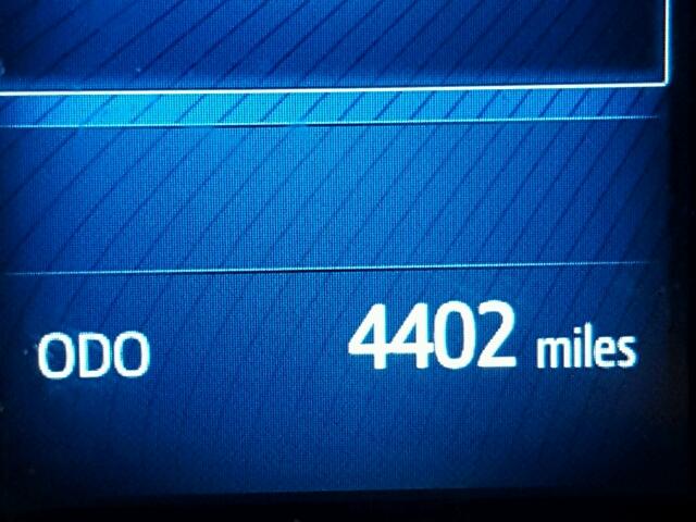 NMTKHMBX3JR005581 - 2018 TOYOTA C-HR XLE SILVER photo 8