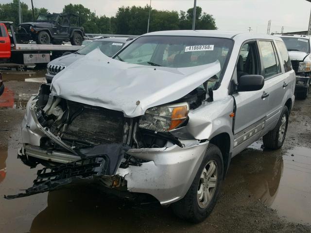 2HKYF18156H501272 - 2006 HONDA PILOT LX SILVER photo 2