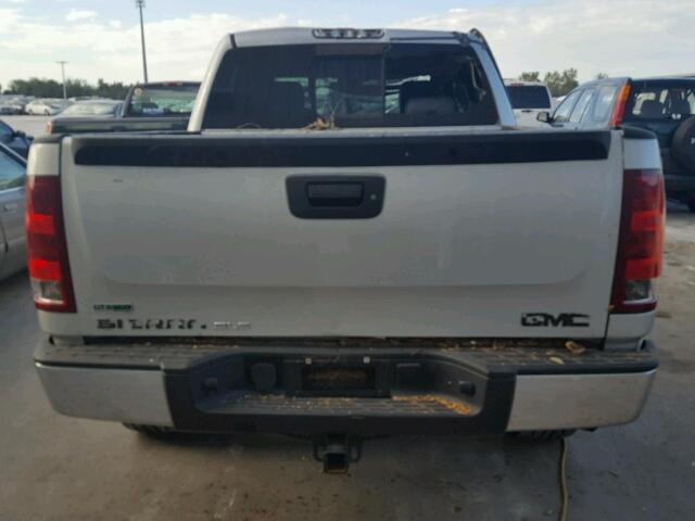 3GTP1VE07BG115680 - 2011 GMC SIERRA C15 SILVER photo 9