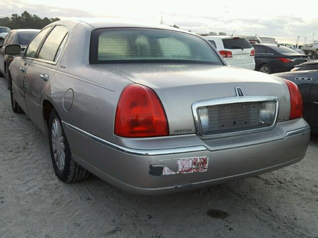 1LNHM81WX3Y618694 - 2003 LINCOLN TOWN CAR E BEIGE photo 3