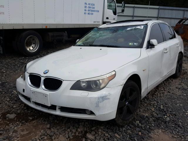 WBANF33546CS34787 - 2006 BMW 525 XI WHITE photo 2