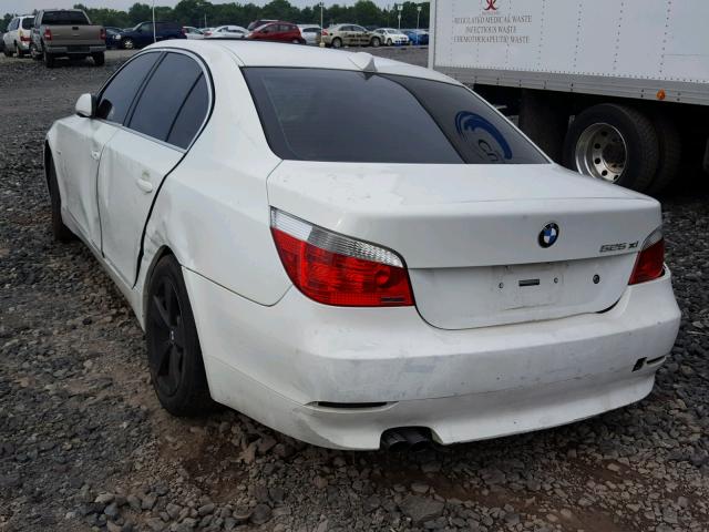 WBANF33546CS34787 - 2006 BMW 525 XI WHITE photo 3