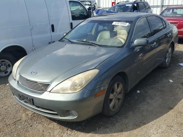 JTHBA30G655123363 - 2005 LEXUS ES GREEN photo 2