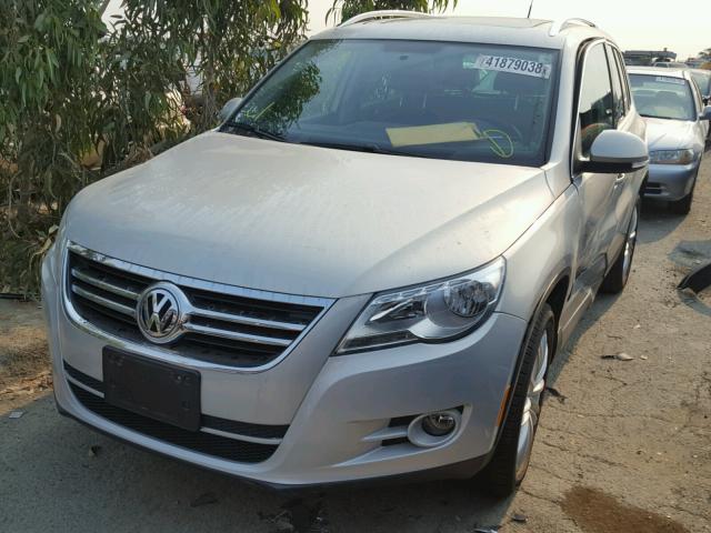 WVGAV7AX7BW557154 - 2011 VOLKSWAGEN TIGUAN S SILVER photo 2