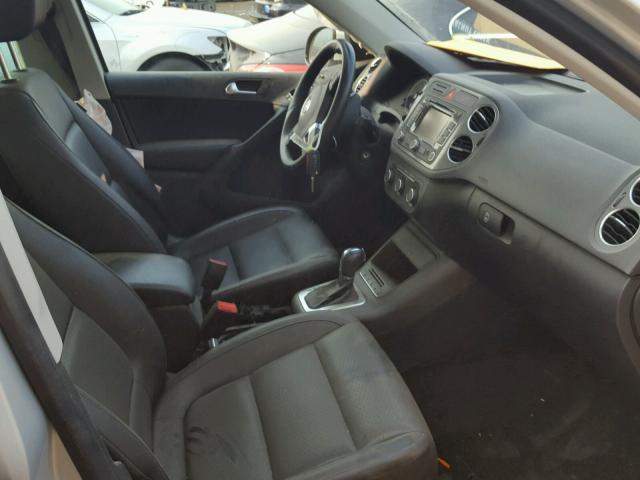 WVGAV7AX7BW557154 - 2011 VOLKSWAGEN TIGUAN S SILVER photo 5