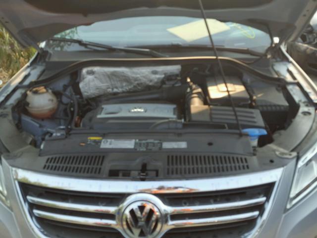 WVGAV7AX7BW557154 - 2011 VOLKSWAGEN TIGUAN S SILVER photo 7