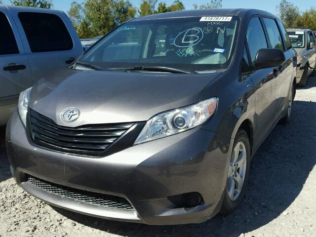 5TDZK3DC1FS599648 - 2015 TOYOTA SIENNA BAS GRAY photo 2