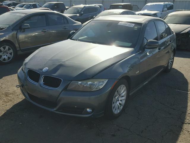 WBAPH73569E126898 - 2009 BMW 328 I GRAY photo 2