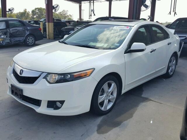 JH4CU2F60AC026119 - 2010 ACURA TSX WHITE photo 2