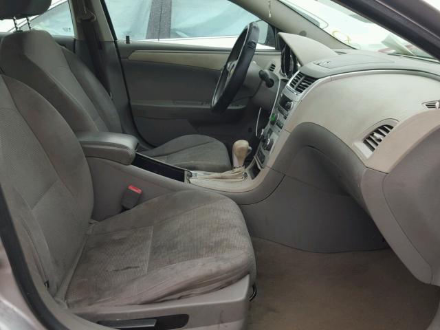 1G1ZB5E17BF130530 - 2011 CHEVROLET MALIBU LS ვერცხლისფერი ფოტო 5