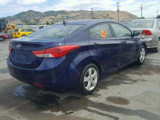 5NPDH4AEXDH290901 - 2013 HYUNDAI ELANTRA GL BLUE photo 4