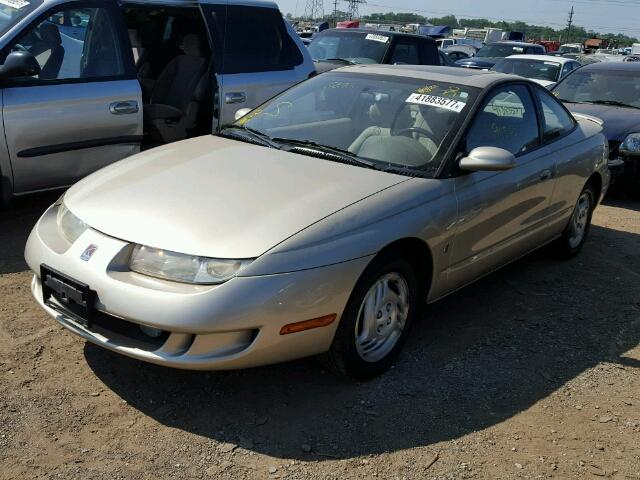 1G8ZH127XVZ203393 - 1997 SATURN SC2 GOLD photo 2