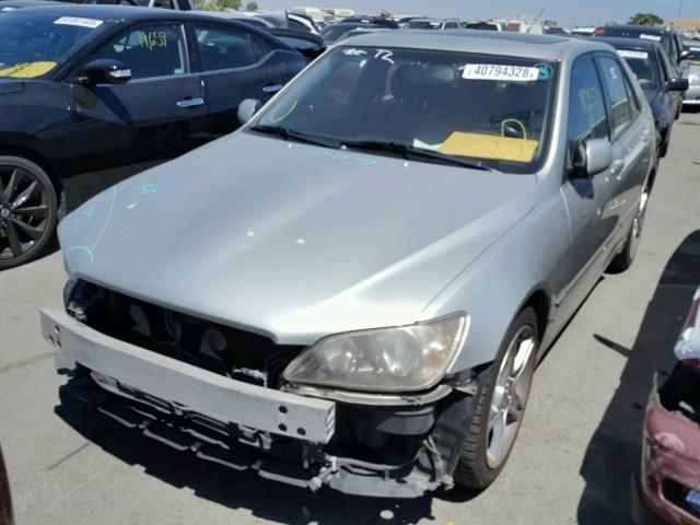 JTHBD192140089184 - 2004 LEXUS IS 300 SILVER photo 2