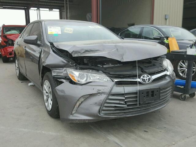 4T1BF1FK8HU720362 - 2017 TOYOTA CAMRY LE GRAY photo 1