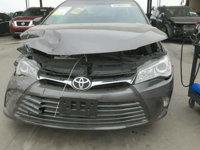 4T1BF1FK8HU720362 - 2017 TOYOTA CAMRY LE GRAY photo 9