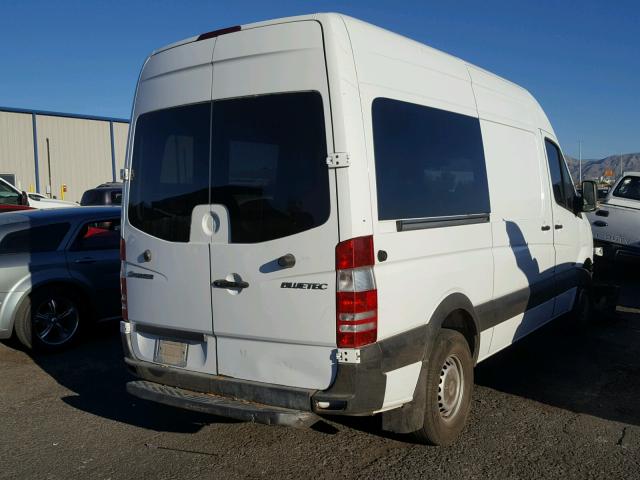 WD3PE7CC4C5646237 - 2012 MERCEDES-BENZ SPRINTER 2 WHITE photo 4