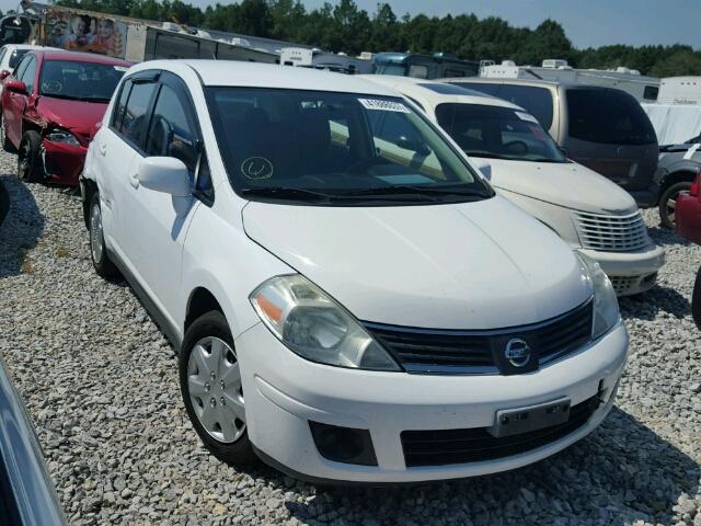 3N1BC13E28L448335 - 2008 NISSAN VERSA S WHITE photo 1