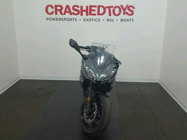 JKAEXEJ17JDA02793 - 2018 KAWASAKI EX650 J ნაცრისფერი ფოტო 2