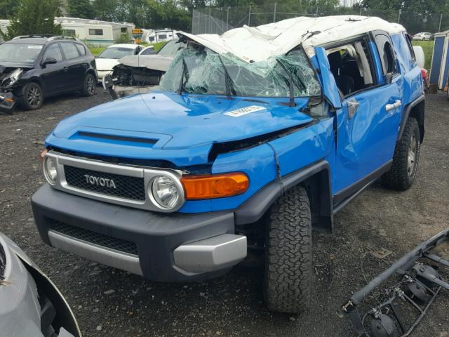 JTEBU11F070011298 - 2007 TOYOTA FJ CRUISER BLUE photo 2