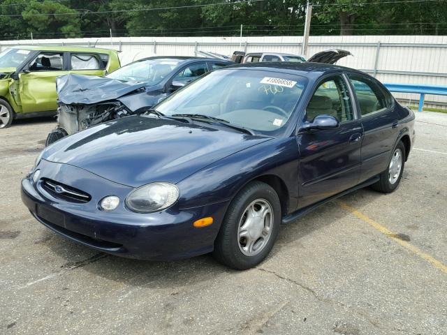 1FAFP52UXWG268563 - 1998 FORD TAURUS LX BLUE photo 2