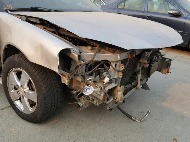 2G2WP552181116535 - 2008 PONTIAC GRAND PRIX SILVER photo 9