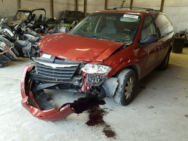 2A8GP54L57R122549 - 2007 CHRYSLER TOWN & COU MAROON photo 2