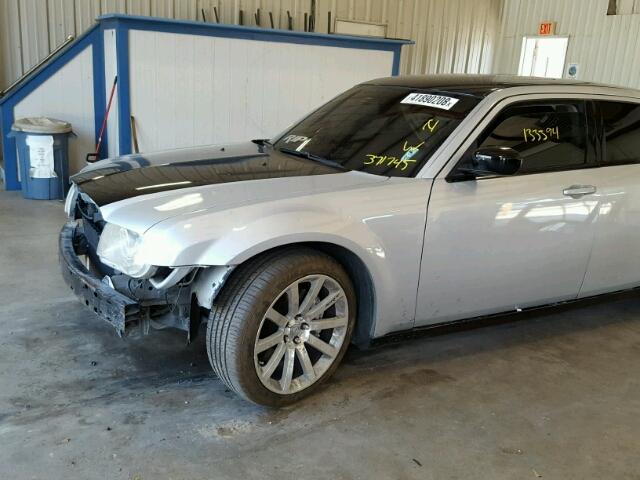 2C3KA73W76H371745 - 2006 CHRYSLER 300C SRT-8 SILVER photo 9