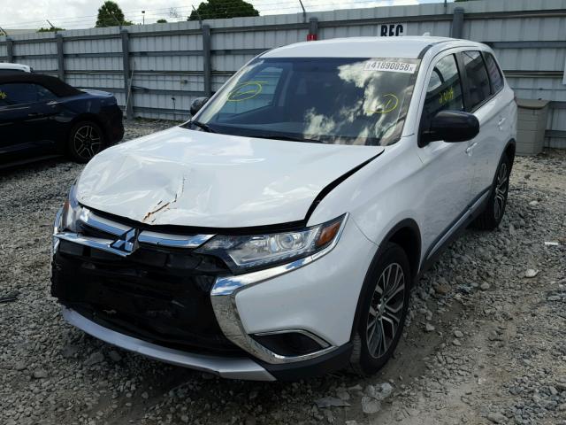 JA4AD2A36HZ028934 - 2017 MITSUBISHI OUTLANDER WHITE photo 2