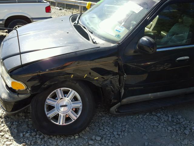 5LMPU28L8WLJ44084 - 1998 LINCOLN NAVIGATOR 黑色 照片 9