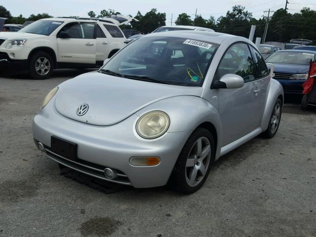 3VWED21CX1M480686 - 2001 VOLKSWAGEN NEW BEETLE 银色 照片 2