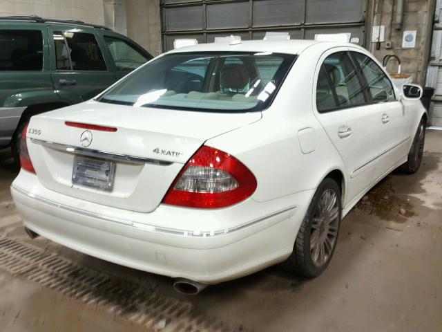 WDBUF87X38B256150 - 2008 MERCEDES-BENZ E WHITE photo 4