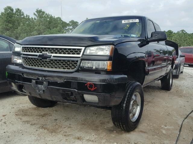 2GCEK19T631146110 - 2003 CHEVROLET SILVERADO BLACK photo 2