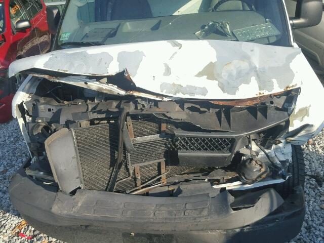 1GCHG352271157169 - 2007 CHEVROLET EXPRESS G3 WHITE photo 7