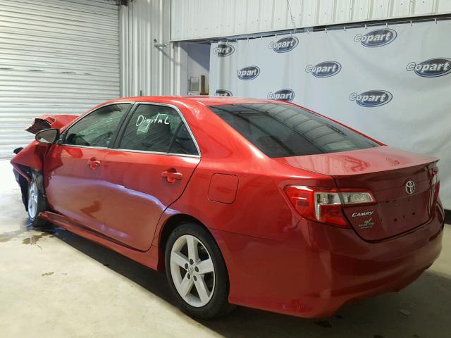 4T1BF1FK5EU845587 - 2014 TOYOTA CAMRY RED photo 3