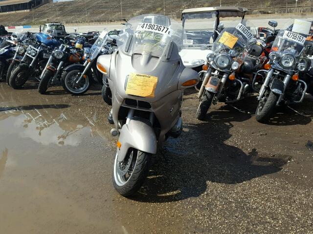 WB10418A31ZC70151 - 2001 BMW R1100 SILVER photo 2