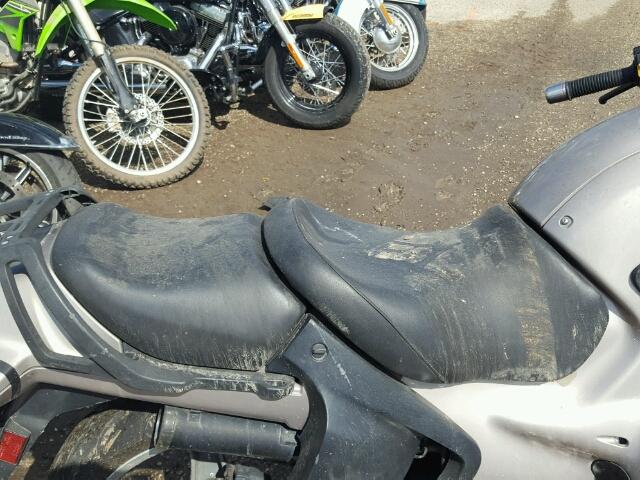 WB10418A31ZC70151 - 2001 BMW R1100 SILVER photo 6