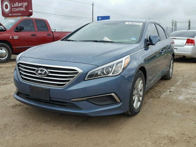 5NPE24AF2GH310285 - 2016 HYUNDAI SONATA BLUE photo 2