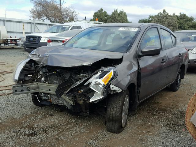 3N1CN7AP5GL863623 - 2016 NISSAN VERSA GRAY photo 2