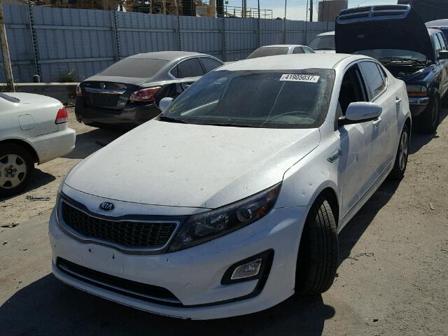 KNAGM4AD9F5087062 - 2015 KIA OPTIMA HYB WHITE photo 2