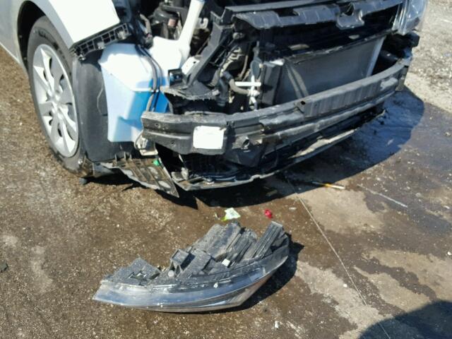 KNADM4A39E6404437 - 2014 KIA RIO LX Արծաթագույն լուսանկար 9