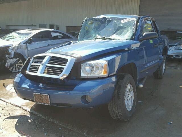 1D3HW48N25S281522 - 2005 DODGE DAKOTA QUA BLUE photo 2