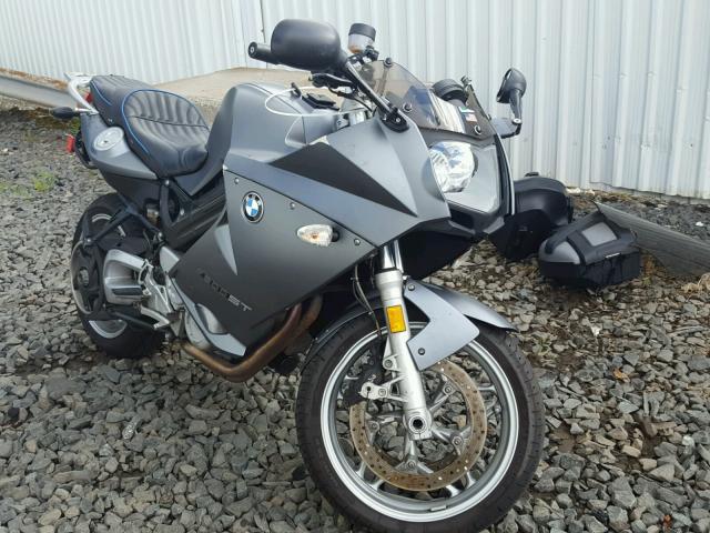 WB10244057ZR10855 - 2007 BMW F800 ST SILVER photo 1