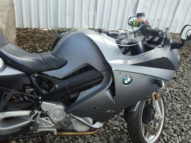 WB10244057ZR10855 - 2007 BMW F800 ST SILVER photo 5